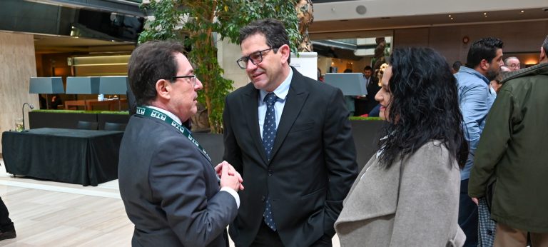 Valverde expresa su apoyo a los 35.200 autónomos de la provincia con su presencia en la Asamblea Nacional de ATA en Madrid