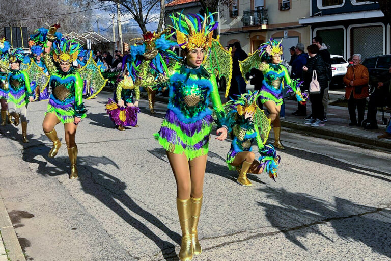 Meraki Soul y Sueños del Arte triunfan en el multitudinario desfile de Carnaval de Argamasilla de Calatrava