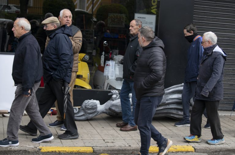 La oposición ve “desproporción” en la sanción de 3.000 euros a dos agrupaciones del Domingo de Piñata por «mover una valla»