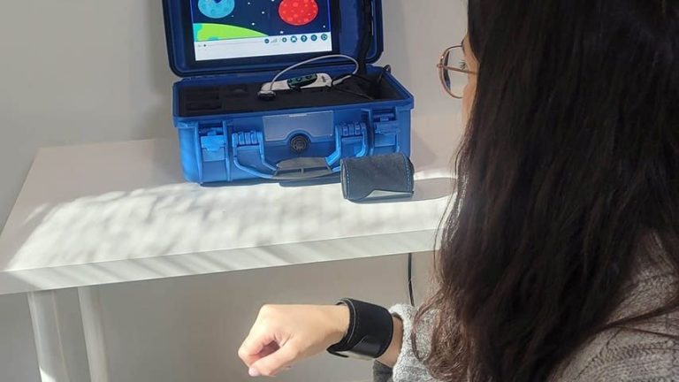 La UCLM ofrecerá tratamientos innovadores a menores con hemiparesia gracias la asociación infantil Hemiweb La UCLM ofrecerá tratamientos innovadores a menores con hemiparesia gracias la asociación infantil Hemiweb