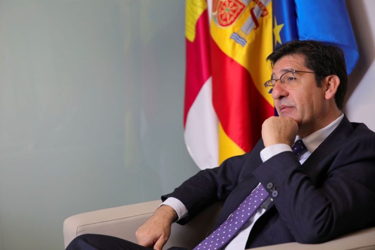 Caballero rechaza que Fenavin exponga más allá del vino y advierte a Valverde: «Asumirá lo que se derive de su decisión»