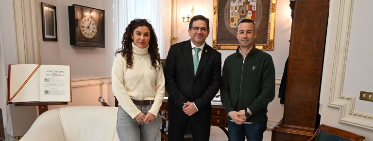 El alcalde de El Robledo pide ayuda a la Diputación de Ciudad Real para construir un puente sobre el río Alcobilla