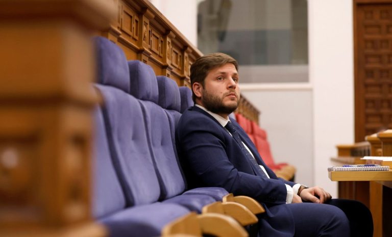 La Junta exige al Gobierno que saque adelante un nuevo plan estatal de viviendas y PP y Vox critican su inacción