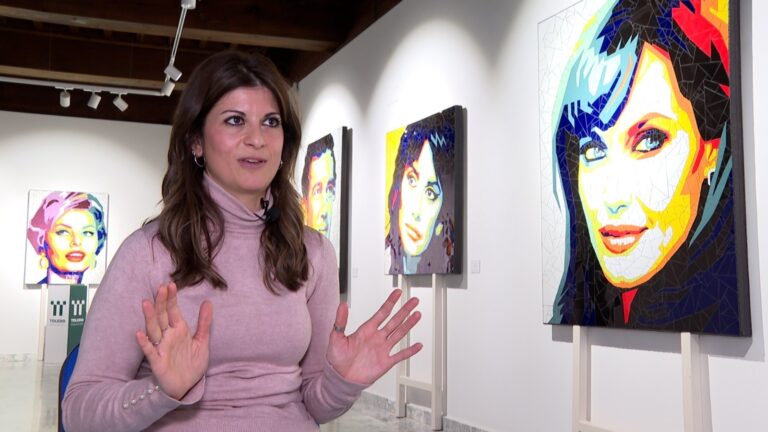 La puertollanense Estefanía Sanz combina su talento innovador con la ancestral técnica del mosaico en dos exposiciones en Toledo