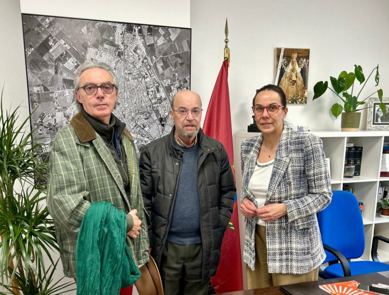 Masías se reúne con la Asociación Cultural ‘Plaza de las Terreras’