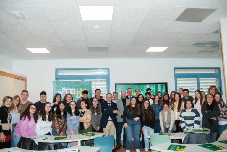 La 4ª FP Dual Cooperativa tiende puentes para la incorporación laboral de 22 jóvenes La 4ª FP Dual Cooperativa tiende puentes para la incorporación laboral de 22 jóvenes