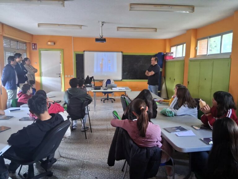 El Gobierno de Castilla-La Mancha destaca la importancia de formar en el buen uso de medios digitales desde edades tempranas