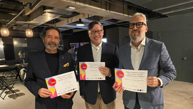 El valdepeñero Joaquín González del Pino, premiado en Miami por impulsar la innovación en territorios de habla hispana