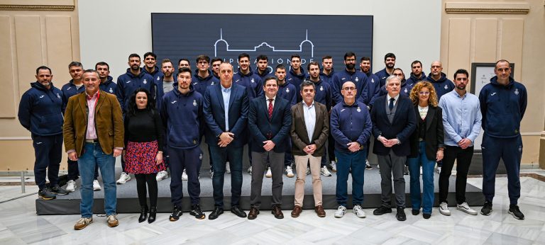 Valverde destaca ante “Los Hispanos” la afición de los ciudadrealeños al balonmano