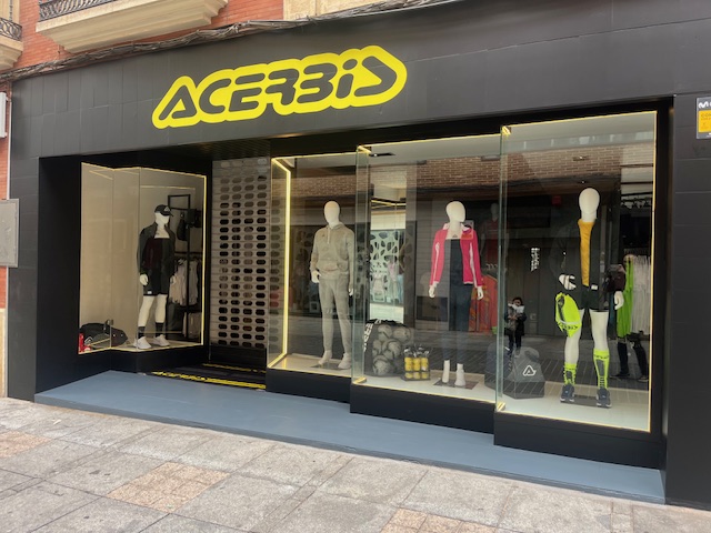 Acerbis abre en Puertollano su tienda deportiva, la primera en Castilla-La Mancha