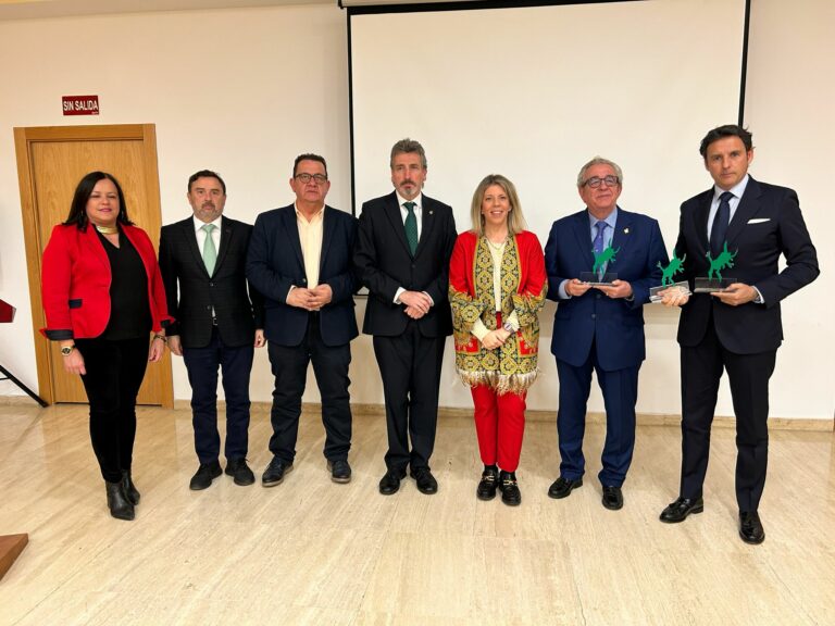 Toros Paltoreo, Manzanares y La Palmosilla, premiados por el Colegio de Veterinarios de Ciudad Real