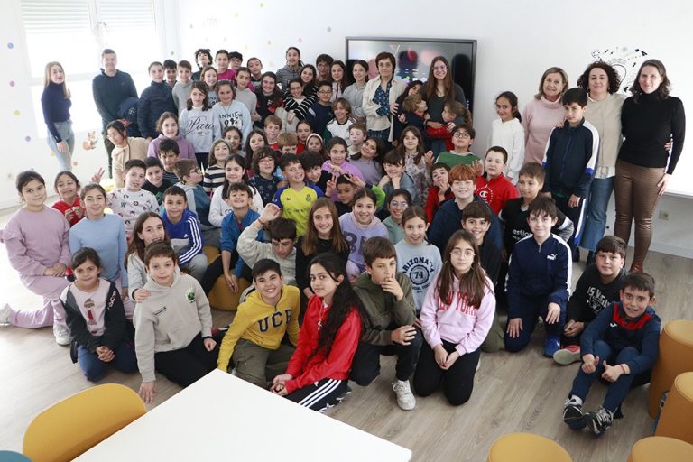 Alejandra Gadea lleva su pasión por la literatura a escolares del Colegio ‘Maestro Juan de Ávila’ de Almodóvar del Campo