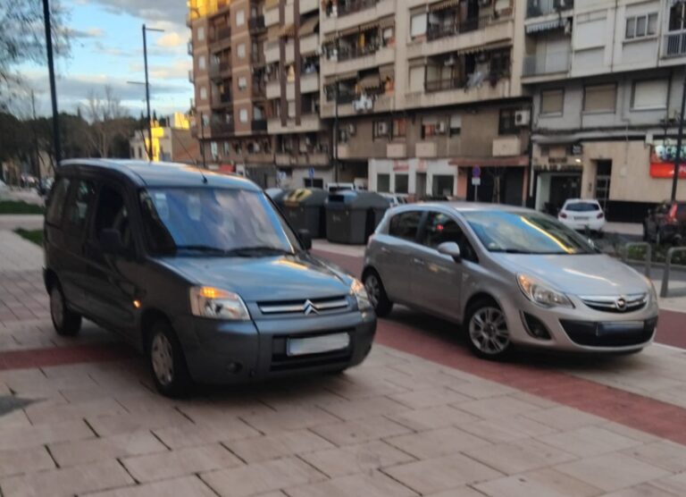 Puertollano: Prosigue la invasión de las zonas peatonales de la calle Ancha por parte de vehículos