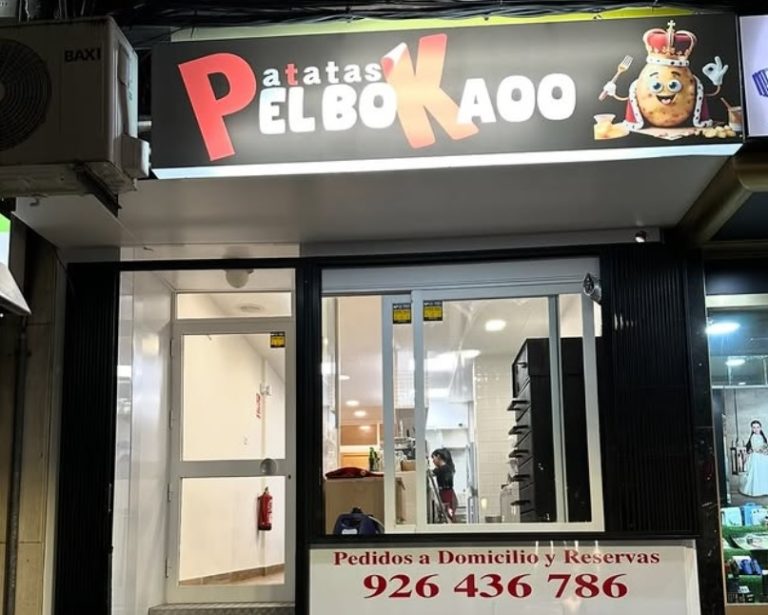 Un mítico bar de Puertollano se rebautiza como puesto de patatas asadas Un mítico bar de Puertollano se rebautiza como puesto de patatas asadas