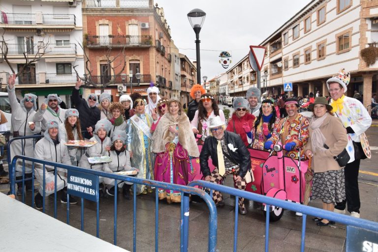 El Carnaval de Miguelturra no se rinde ante a pesar de la lluvia y el frío El Carnaval de Miguelturra no se rinde ante a pesar de la lluvia y el frío