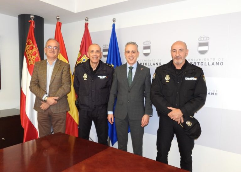 El alcalde de Puertollano recibe al nuevo responsable de la Comisaría de policía y le desea éxitos en su gestión