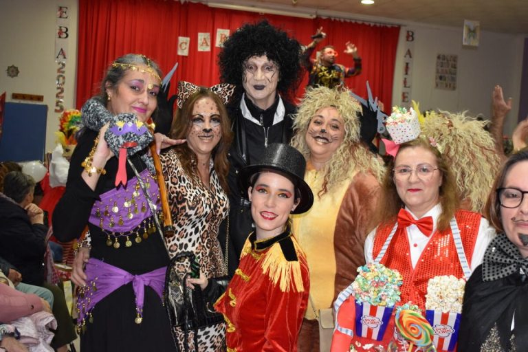 Los barrios de Puertollano derrochan ganas de carnaval