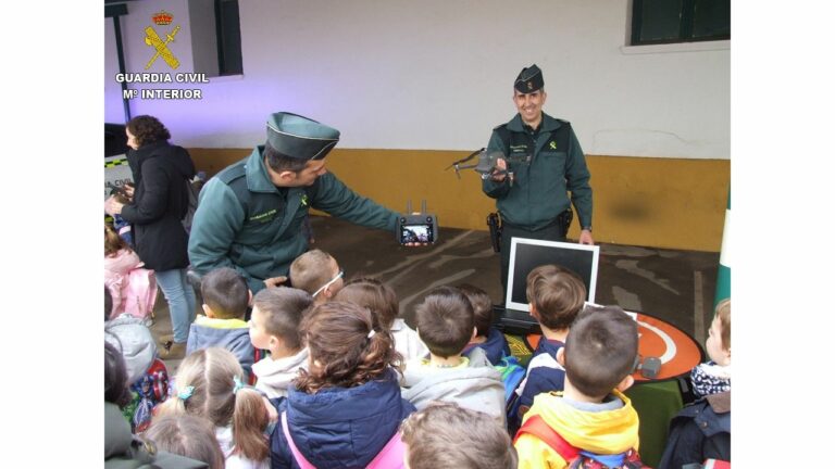 Visita del CEIP Nuestra Señora Encarnación a la Comandancia de la Guardia Civil