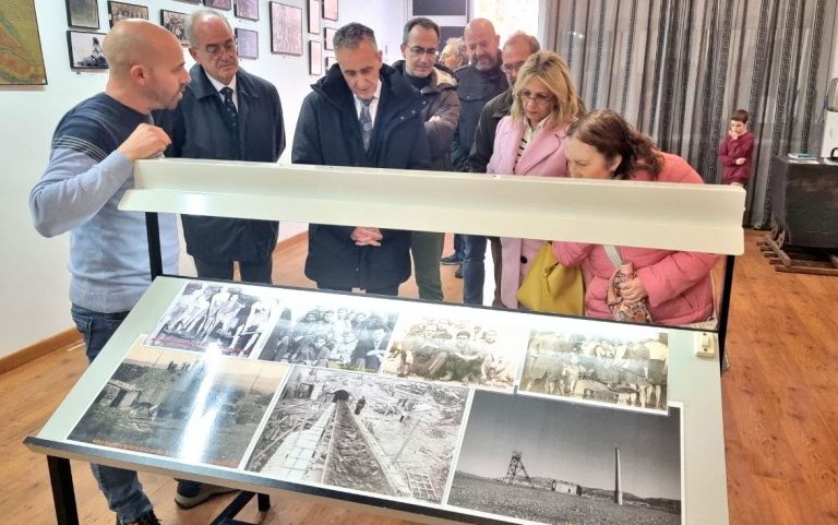Inaugurada la exposición sobre los 151 años de minería en Puertollano en el Museo Etnológico