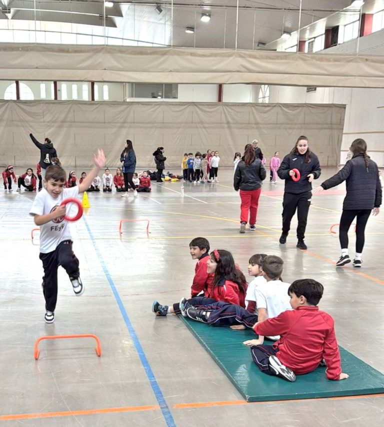 Puertollano: Ochocientos escolares descubren el atletismo en unas jornadas del Patronato Municipal de Deportes Puertollano: Ochocientos escolares descubren el atletismo en unas jornadas del Patronato Municipal de Deportes