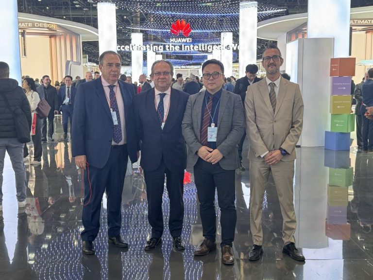 El Gobierno de Castilla-La Mancha reafirma su apuesta por la innovación tecnológica y la transformación digital de la región El Gobierno de Castilla-La Mancha reafirma su apuesta por la innovación tecnológica y la transformación digital de la región
