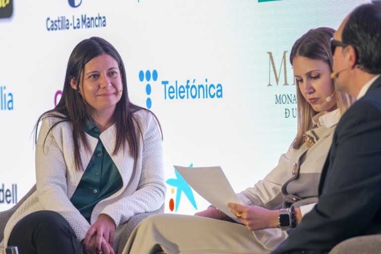 Castilla-La Mancha, referente en Atención a la Dependencia y empleo estable con 26.800 puestos de trabajo en el sector