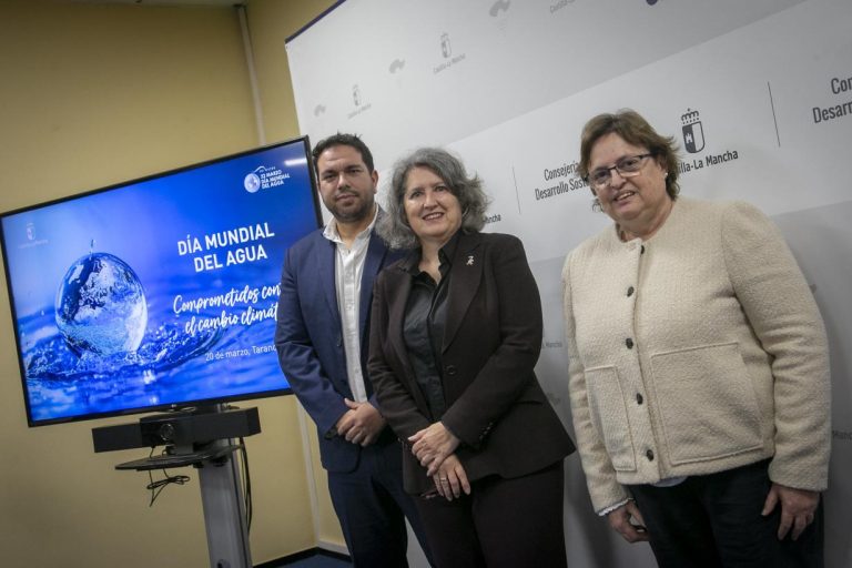El Gobierno regional reconoce el proyecto Life Laguna El Hito, los regantes ‘Príncipe de España’, la asociación CuenCANP y al periodista José Luis Muñoz