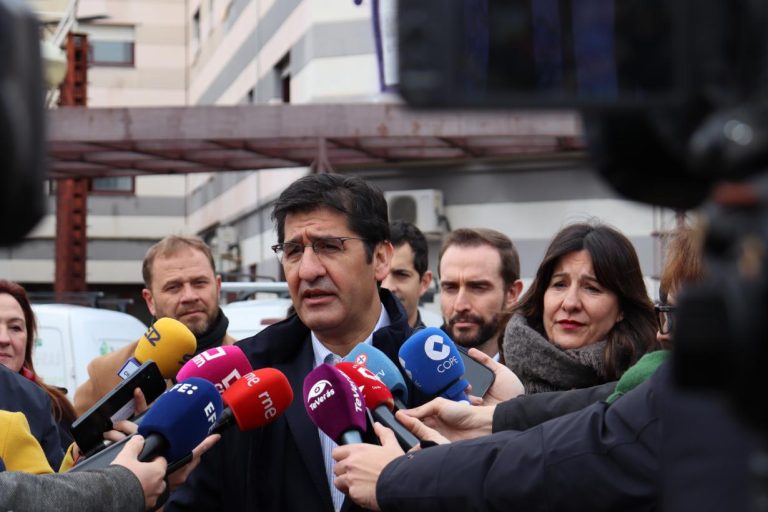 El Gobierno de Castilla-La Mancha respalda la acción de la Unión Europea frente a los aranceles de Trump y le pide apoyo para buscar nuevos mercados El Gobierno de Castilla-La Mancha respalda la acción de la Unión Europea frente a los aranceles de Trump y le pide apoyo para buscar nuevos mercados