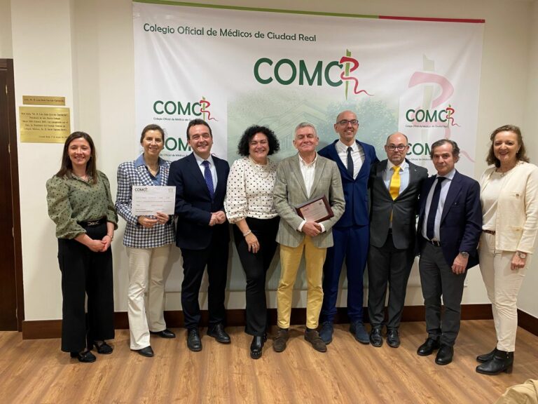 Los médicos de Ciudad Real conceden el premio al mérito profesional al cirujano Carlos Moreno