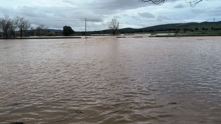 Viso del Marqués: la carretera de Bazán a Santa Cruz de Mudela, cortada por inundaciones Viso del Marqués: la carretera de Bazán a Santa Cruz de Mudela, cortada por inundaciones