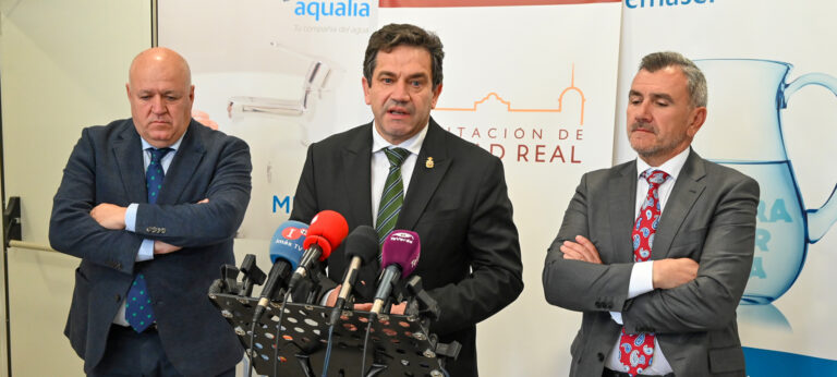 Valverde apuesta por mantener el abastecimiento de agua mixto al Campo de Calatrava hasta que llegue la Tubería Manchega