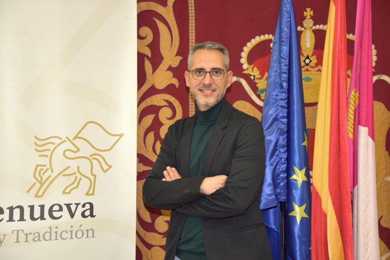 El alcalde defiende que Torrenueva cuenta con unos presupuestos preparados para mejorar los servicios e infraestructuras