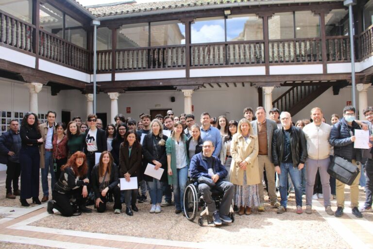 El Gobierno de Castilla-La Mancha valora el espíritu solidario y la aportación del arte para reflexionar sobre la realidad de la ataxia