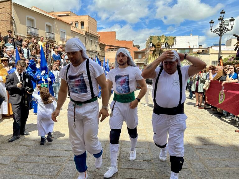 Lágrimas y exaltación costalera en el soberbio Viernes Santo de Puertollano
