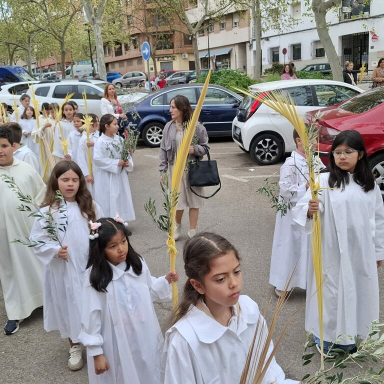 Puertollano: Domingo de tradición con palmas y ramas de olivo en María Auxiliadora