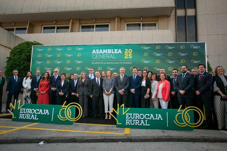 García-Page reconoce en los 60 años de Eurocaja Rural a una entidad que ha sabido estar al margen de los ciclos, “siendo fieles a sí mismos”