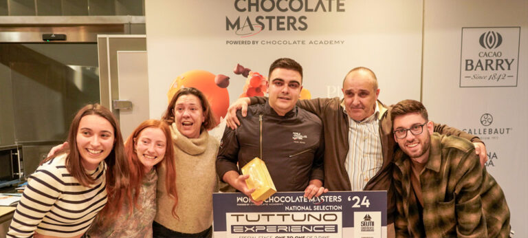 El repostero alcazareño Jesús Quirós, reconocido como el mejor maestro chocolatero de España