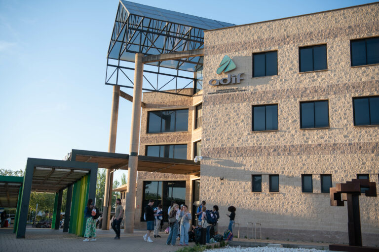 CCOO denuncia que Renfe cierre la taquilla de atención presencial en la estación de Ciudad Real en pleno puente
