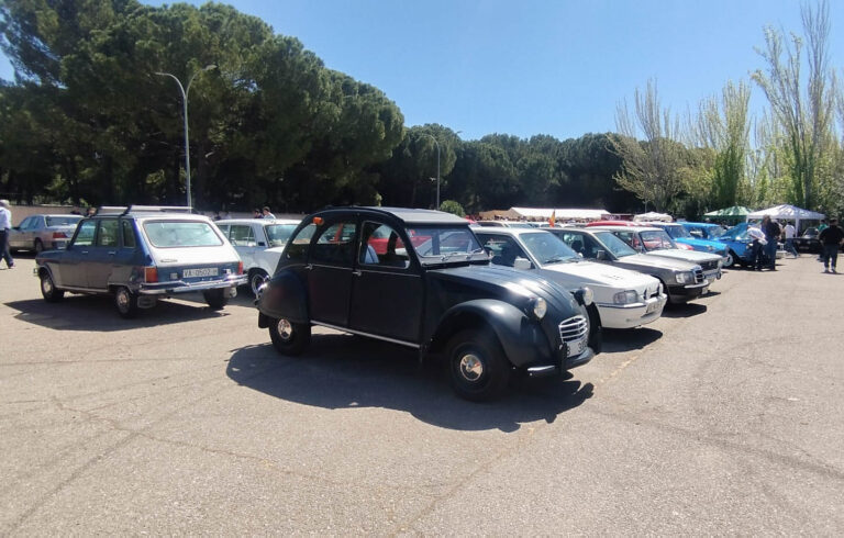 Villarta de San Juan acoge la 4ª Concentración Solidaria de Vehículos Antiguos ‘ENACH’