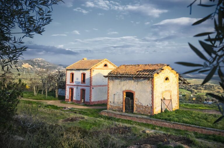 IU Puertollano apoya al Club Caminos y Cañadas en su propuesta de construir un mirador paisajístico en la antigua estación de Cabezarrubias