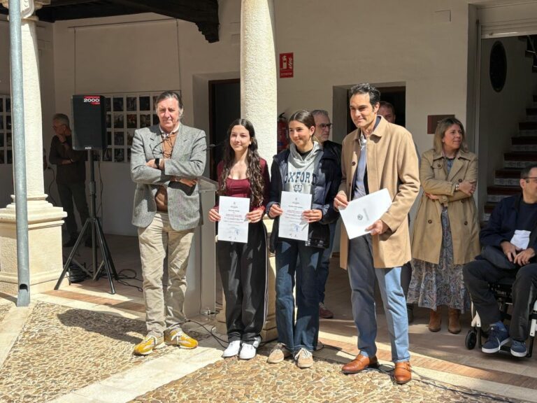 El Ayuntamiento de Ciudad Real respalda la exposición benéfica en favor de FEDAES