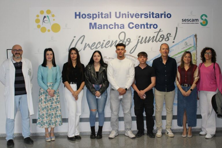 La Gerencia de Atención Integrada de Alcázar de San Juan recibe por primera vez a alumnos del Ciclo de FP Dual de Gestión Administrativa del IES Juan Bosco