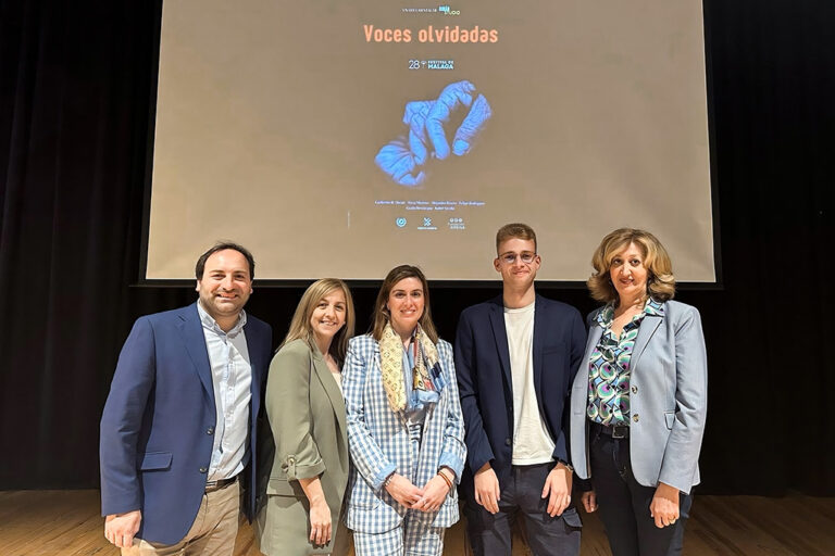 Guillermo R. Durán protagoniza una emotiva noche en Almodóvar del Campo con la presentación de ‘Voces olvidadas’