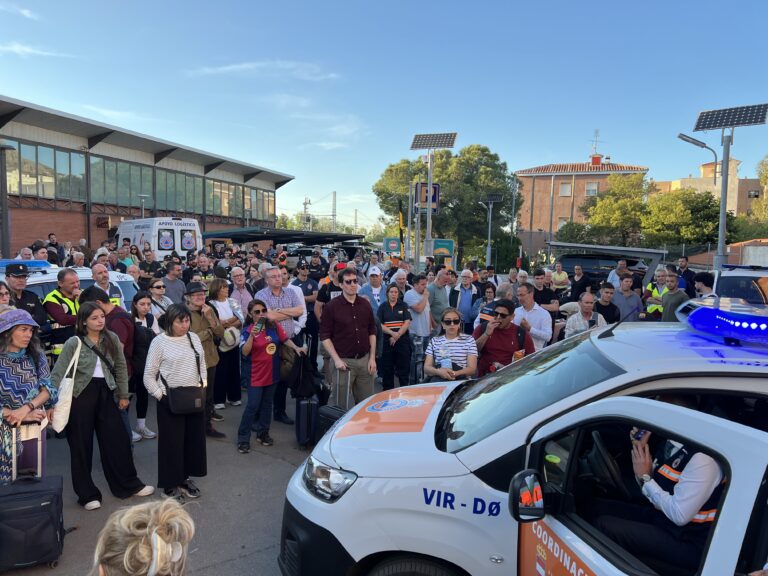 Vecinos voluntarios al rescate de viajeros atrapados, muestra de la solidaridad de C-LM tras el corte de luz