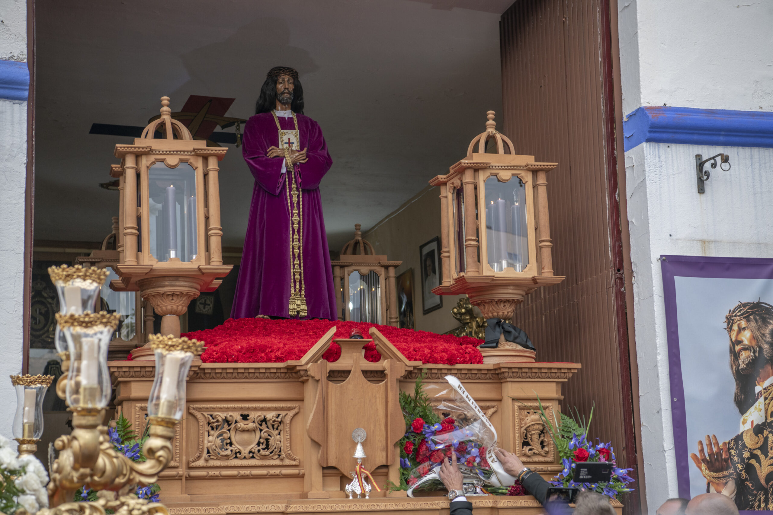 Martes Santo: La amenaza de lluvia obliga a suspender las procesiones ...