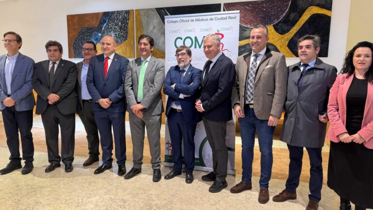 El alcalde de Ciudad Real ofrece lealtad y colaboración institucional a la nueva junta directiva del Colegio de Médicos