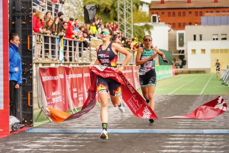 María Tenorio y Damián Suárez ganan los títulos de Duatlón Júnior Sprint y Flor de Triatlón Platja Llarga el nacional de Relevos Mixtos de Talentos