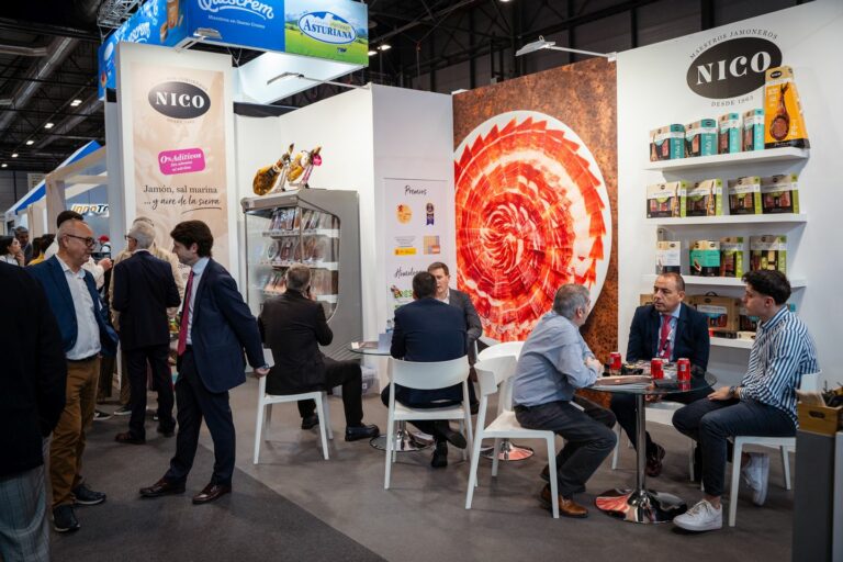 Presencia destacada de Nico Jamones en el Salón Gourmets con productos naturales y showcooking en directo