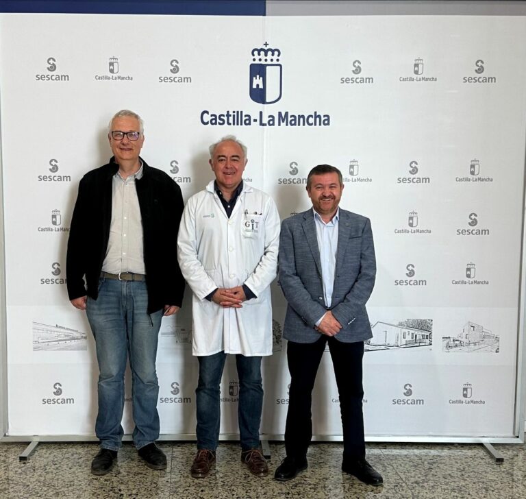 La Gerencia de Atención Integrada de Tomelloso y la UNED exploran vías de colaboración en formación y atención ciudadana