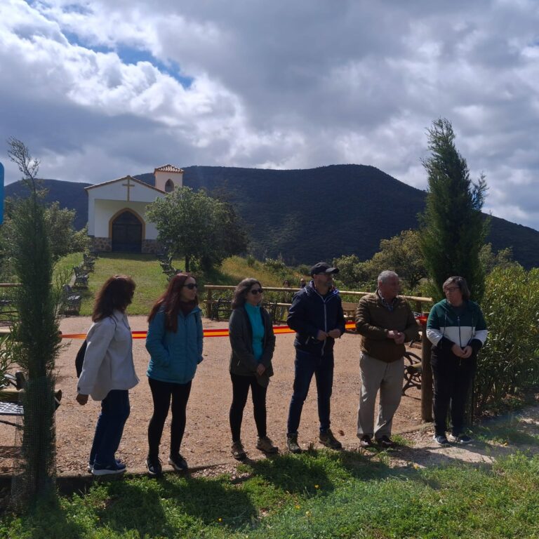 El Hoyo inaugura su mirador Starlight con una actividad de g-astronomía